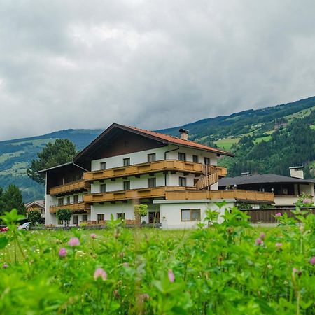 Zell Views Apartments Цель-ам-Циллер Экстерьер фото